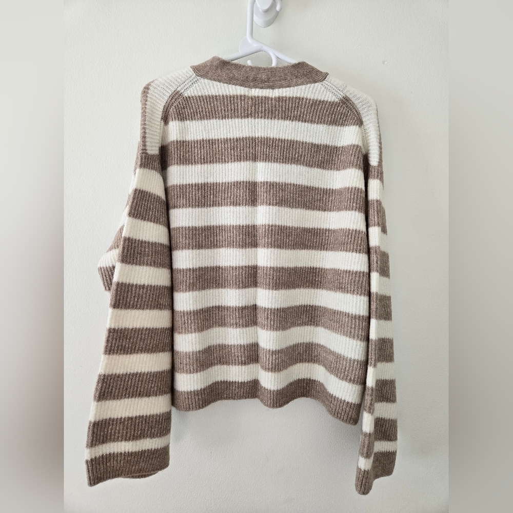 NWT H&M Beige and Cream Striped Cardigan - Picture 2 of 4